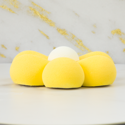 Daisy flower baking mold set with sphere center for mousse and layer cakes