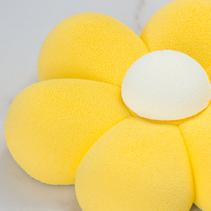 Handmade daisy flower silicone mold for professional pastry and cake decoration