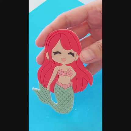 Video showing how the mermaid silicone mold is used