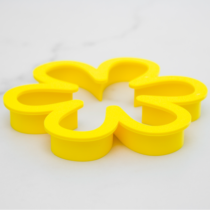 Plastic flower-shaped cake cutter and mold